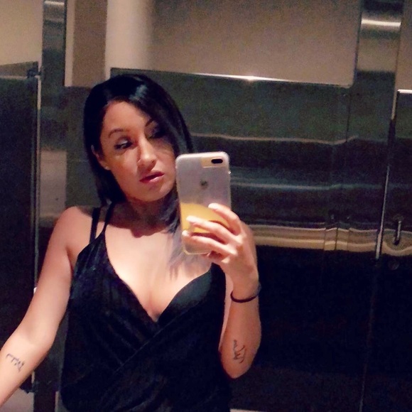 Meet your Posher, Stephanie - Picture 4 of 6